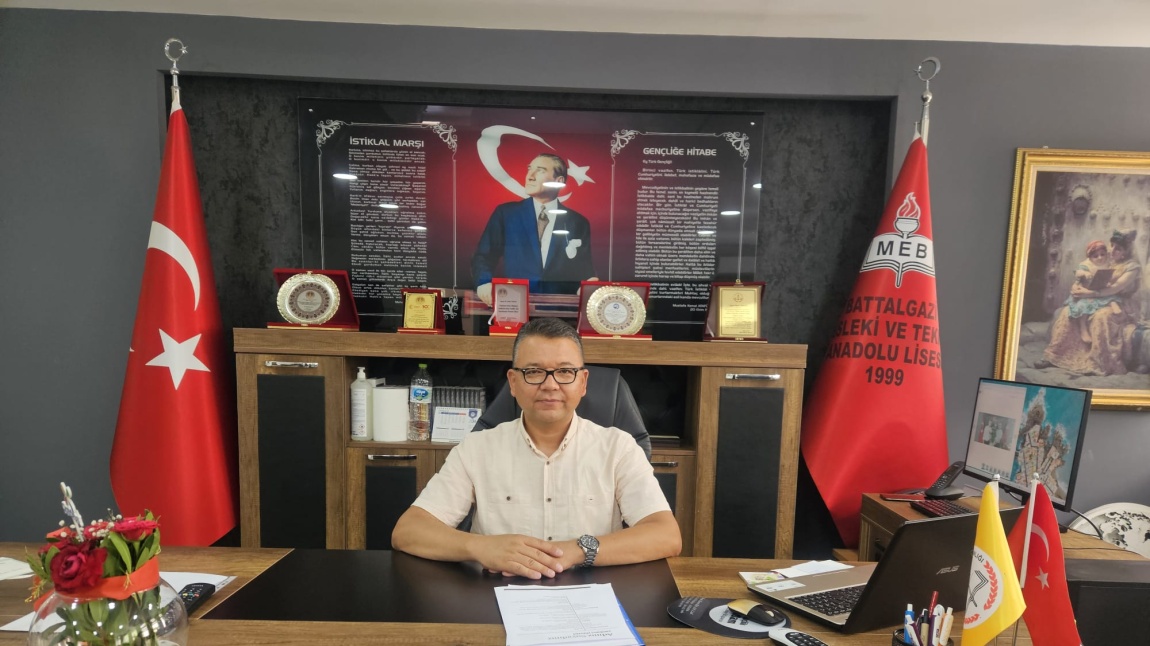 Dr. Önder TOSUN - Okul Müdürü